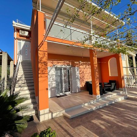 Ferienwohnung Orangerie Kaštela Exterior foto