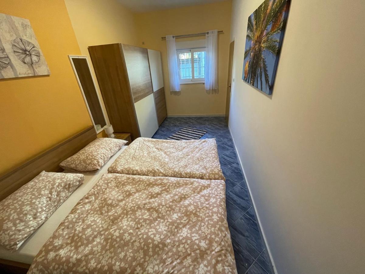 Ferienwohnung Orangerie Kaštela Exterior foto