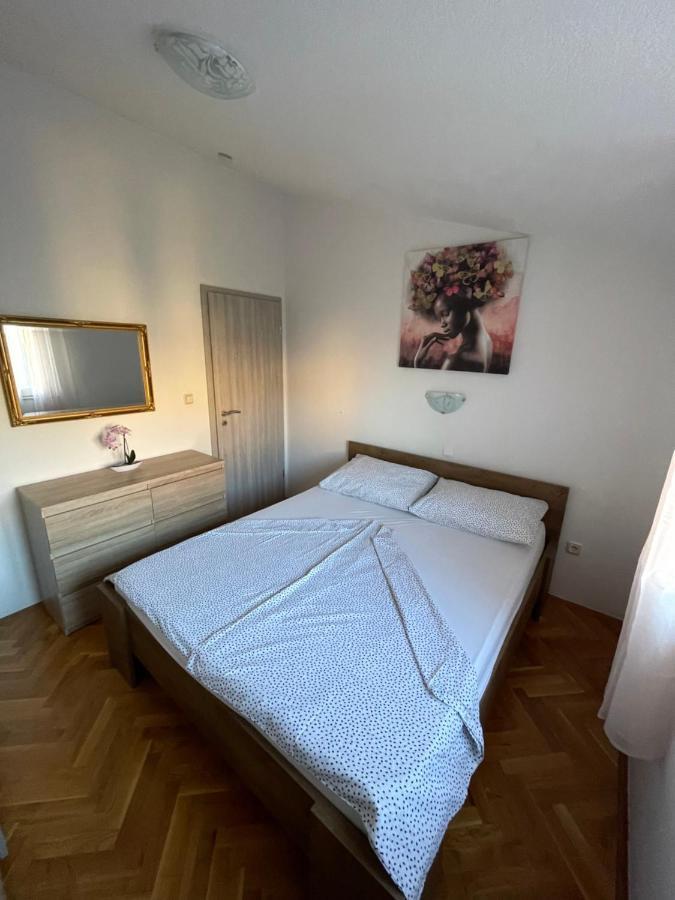 Ferienwohnung Orangerie Kaštela Exterior foto